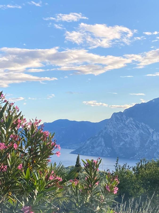 Gasthaus Casa San Tome Torbole Sul Garda Exterior foto
