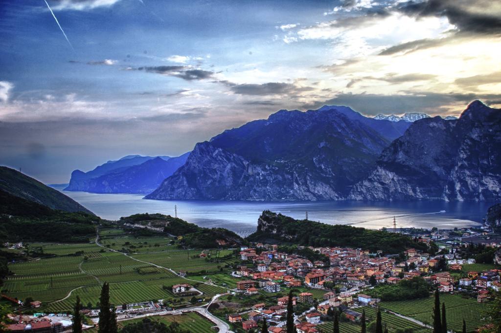 Gasthaus Casa San Tome Torbole Sul Garda Exterior foto
